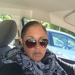 Meet your Posher, Lisa